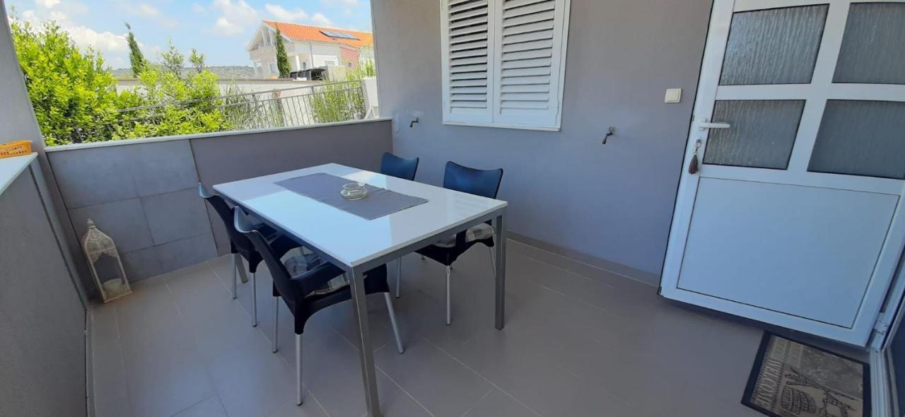Apartment Mezaroca Rogoznica  Buitenkant foto