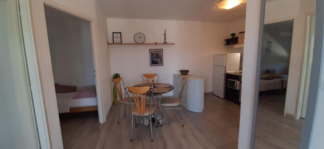 Apartment Mezaroca Rogoznica  Buitenkant foto