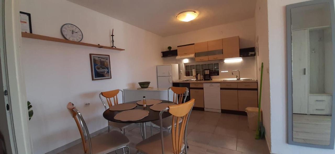 Apartment Mezaroca Rogoznica  Buitenkant foto